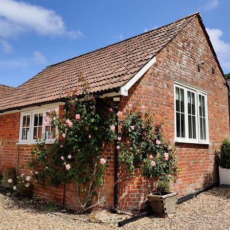 Апартаменты Rose Barn West Lavington Экстерьер фото